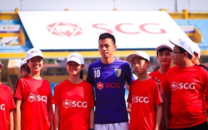 Quang Hải, Văn Quyết và Thành Lương tham dự ngày hội đá bóng trẻ em