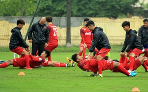 U23 Việt Nam tập trở lại, trọng tài bỏ quả 11m của HAGL bị treo còi
