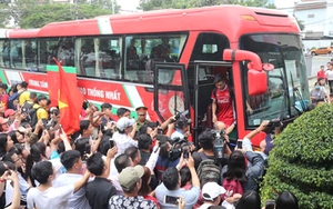 CĐV ‘bao vây’ U23 Việt Nam, U23 Lào thua đậm trận ra quân ASIAD
