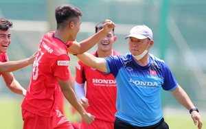 Bóng đá Việt Nam hôm nay: HLV Park Hang Seo yêu cầu gỡ bỏ thông tin sai sự thật