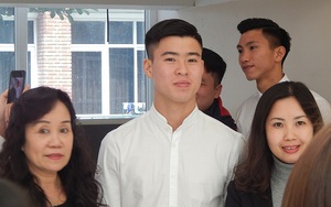 U23 Việt Nam mặc đẹp như 'soái ca' đón Chủ tịch FIFA