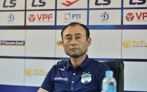 HLV HAGL khen Tuấn Anh, để ngỏ khả năng bị bầu Đức sa thải