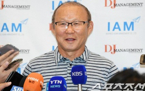 Trọng tài 'bẻ còi' bị đình chỉ nhiệm vụ, HLV Park Hang Seo được trao vinh danh tại Hàn Quốc