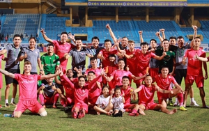 Quảng Nam thắng tranh cãi SLNA