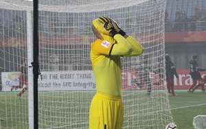 Thủ môn U23 Iraq 'chết đứng' khi cản phá bất thành quả 11m của Tiến Dũng