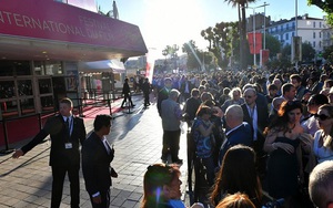 Di tản khán giả khỏi rạp chiếu phim Cannes vì nghi ngờ đánh bom