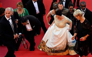 Trang phục ‘thực dân’ của Bộ trưởng Bộ Văn hóa Israel gây phẫn nộ tại LHP Cannes