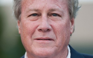 Ông bố ‘Ở nhà một mình’ John Heard qua đời ở tuổi 72