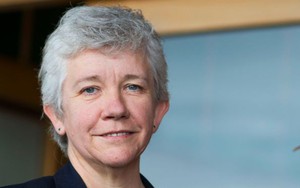 Lần đầu tiên trong hơn 6 thế kỷ, Thượng viện Anh có nữ 'Black Rod'