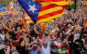 Tây Ban Nha: Hội đồng lập pháp vùng Catalonia hoãn bầu Thủ hiến