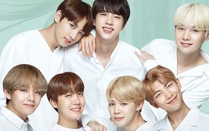 Xem Jungkook của BTS quỵ ngã sau cánh gà nhưng vẫn cố đứng lên