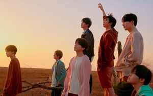 Backstreet Boys phấn khích tột cùng khi gặp thần tượng BTS tại Billboard Music Awards