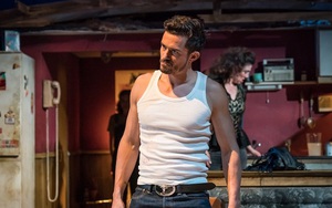 Orlando Bloom tức giận bỏ diễn vì khán giả chỉ chăm chăm vào iPad