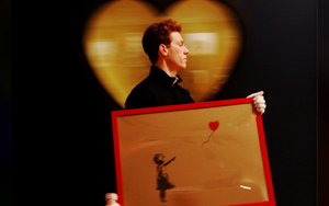 Chưa từng có: Tranh Banksy tự hủy ngay sau khi được bán với giá triệu USD