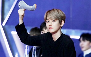 Mệt mỏi vì fan cuồng, Baekhyun của EXO làm căng trên mạng