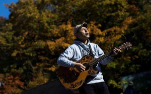 Người Nhật Bản chơi nhạc John Lennon để ngăn mọi người tự sát