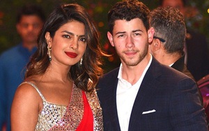 Nick Jonas cười phớ lớ khi cưới được bạn gái lớn tuổi Priyanka Chopra ở Ấn Độ