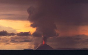 Những hình ảnh kinh hoàng sau sóng thần Volcano ở Indonesia