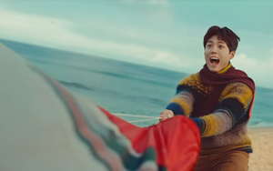 Park Bo Gum đùa giỡn tưng bừng trên nền nhạc của BTS