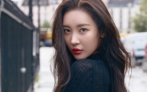 Sunmi bị ném đá dữ dội vì tâng bốc BTS quá lời