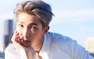 Phiên dịch viên của BTS ‘chết đứng’ không muốn dịch tiếp vì mê giọng RM