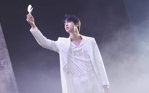 ARMY phẫn nộ khi Jin BTS bị phủi sạch công lao trong ‘Moon’