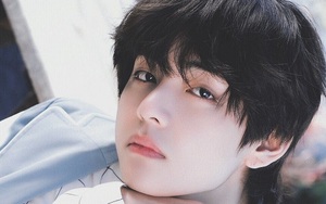 V BTS ngọt lịm tim trong loạt ảnh giản dị được mẹ chụp tại nhà