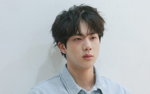 Những lần các thần tượng K-pop 'đau' vì fan đùa quá dai