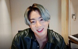 Triệu phú như Jungkook BTS mà dùng điện thoại ‘thảm’ thế này