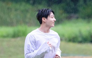 BTS tung ảnh ‘In the SOOP’ hoang dã, ‘Jungkook tóc ướt’ lập tức thành xu hướng