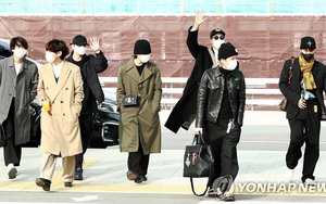 BTS tái xuất đỉnh cao tại sân bay, như trên sàn catwalk