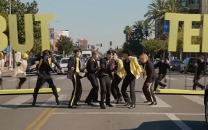 Cười đau bụng BTS diễn ‘thừa muối’ ở địa điểm hoành tráng nhất sự nghiệp