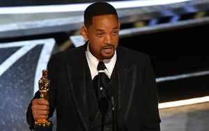 Vừa đánh Chris Rock, Will Smith khóc xin lỗi khi thắng giải Oscar Nam chính xuất sắc nhất