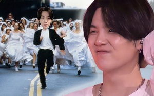 Suga BTS bối rối thấy tội trước biển người đòi cưới anh