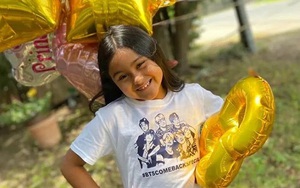 Fan BTS tưởng niệm bé ARMY anh hùng trong vụ xả súng ở Mỹ