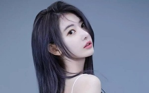 Rơi nước mắt thành viên Le Sserafim gặp 2 fan đặc biệt khi ra mắt