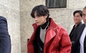 Loạt ảnh V BTS mạnh mẽ bên Lisa Blackpink, show Celine mà như fan meeting