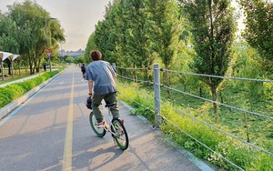 RM BTS khoe xe đạp, đắt tới không tin nổi