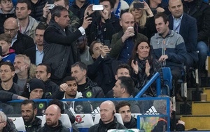 Bà xã Conte rơi nước mắt khi chồng được vinh danh cùng Chelsea