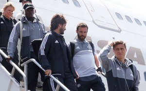 Cầu thủ Man United lại gây xôn xao khi để lộ 'bụng bầu'