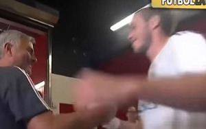 Mourinho gạ gẫm Bale: 'Cậu phải nói với tôi, thì tôi mới mua được cậu chứ'