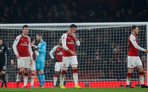 Arsenal phòng ngự kiểu ‘tự sát’, ngây thơ ‘như trẻ con’