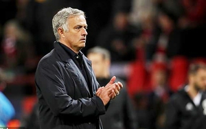 Tin HOT M.U 3/10: Mourinho lập kỷ lục buồn, thách thức dư luận, Valencia lộ ý định phản thầy