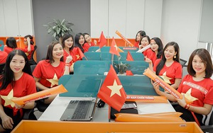 Dàn hot girl 'nóng bỏng' tiếp lửa đội tuyển Việt Nam đêm chung kết AFF Cup 2018