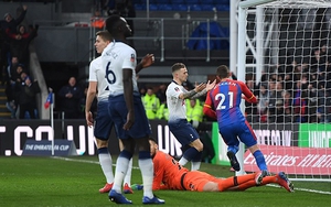 Video Crystal Palace 2-1 Tottenham: Sau trận thua M.U, Spurs chia tay 2 cúp trong 1 tuần