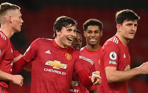 Kết quả bóng đá 12/1, sáng 13/1. Thắng Burnley, MU lên ngôi đầu bảng Ngoại hạng Anh