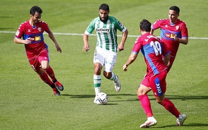 Soi kèo nhà cái Elche vs Betis. Nhận định, dự đoán bóng đá Tây Ban Nha (00h30, 22/11)