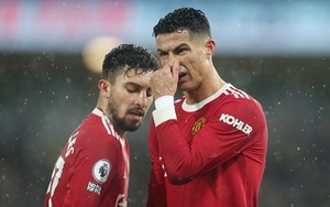 Trận MU vs Brighton chính thức bị hoãn vì Covid-19