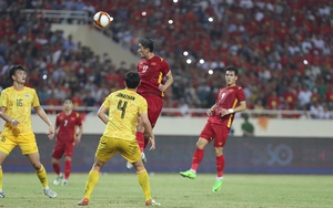 QUAY CHẬM: Chiêm ngưỡng lại khoảnh khắc lịch sử của Nhâm Mạnh Dũng