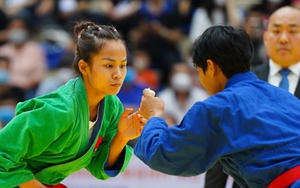 Tô Thị Trang giành HCV đầu tiên cho đoàn Thể thao Việt Nam